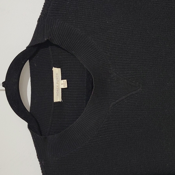 Cropped Thick Sweater - Picture 2 of 6